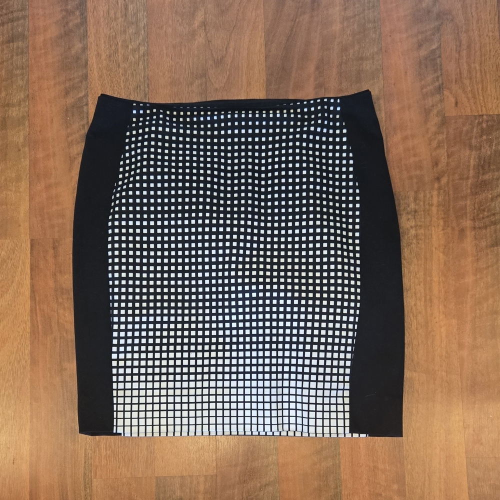 White House Black Market Black and White Pencil Skirt